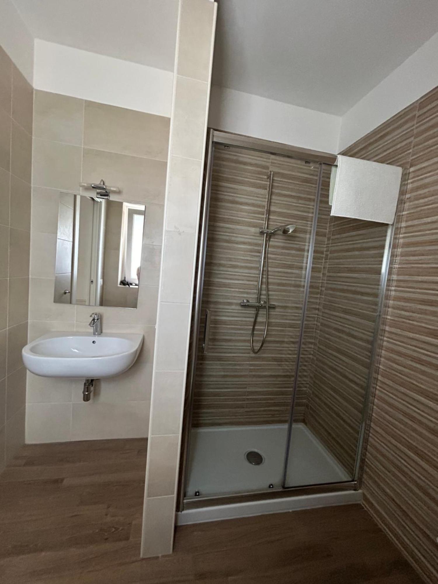 Residence Petroni 16 Барі Екстер'єр фото